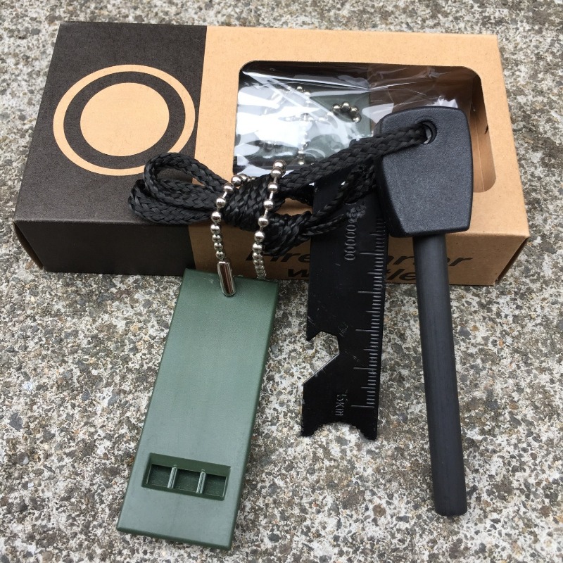アウトドアサバイバルファイヤースターターキット、フェロセリウ - Magnesium Fire Starter のレビューと価格